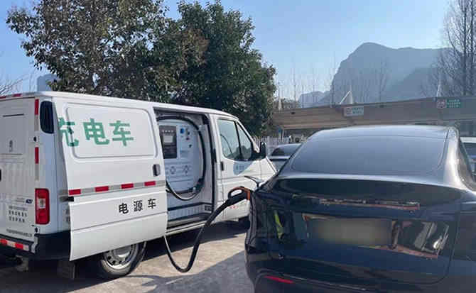 皇姑区汽车搭电